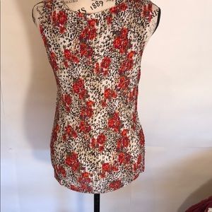 Sag Harbor pleated top 🥀💐🥀 NICE floral top